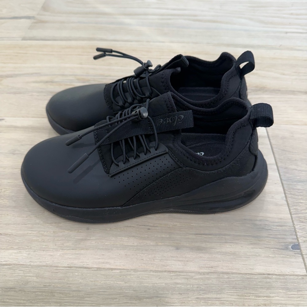 Clove Classic Shoes Sneakers
Nursing Core All Black Size 6 - Picture 3 of 7